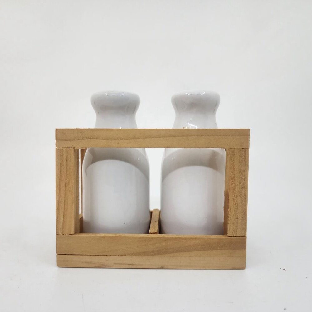 Vintage Milk Bottle Cow Eat Chicken Salt & Pepper Shakers Set Ceramic White - Picture 4 of 7